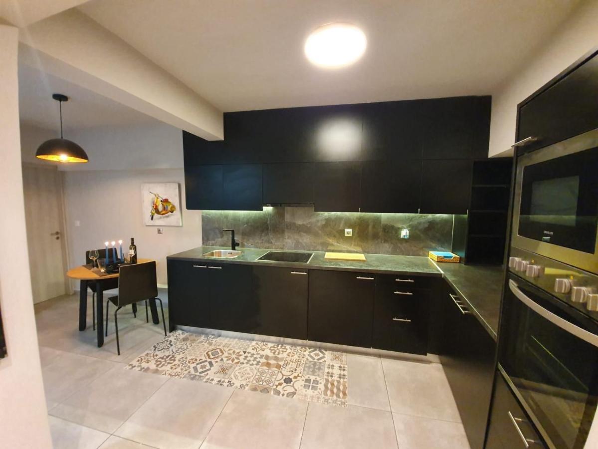 Romantic Jacuzzi Apartment Athena Bagian luar foto
