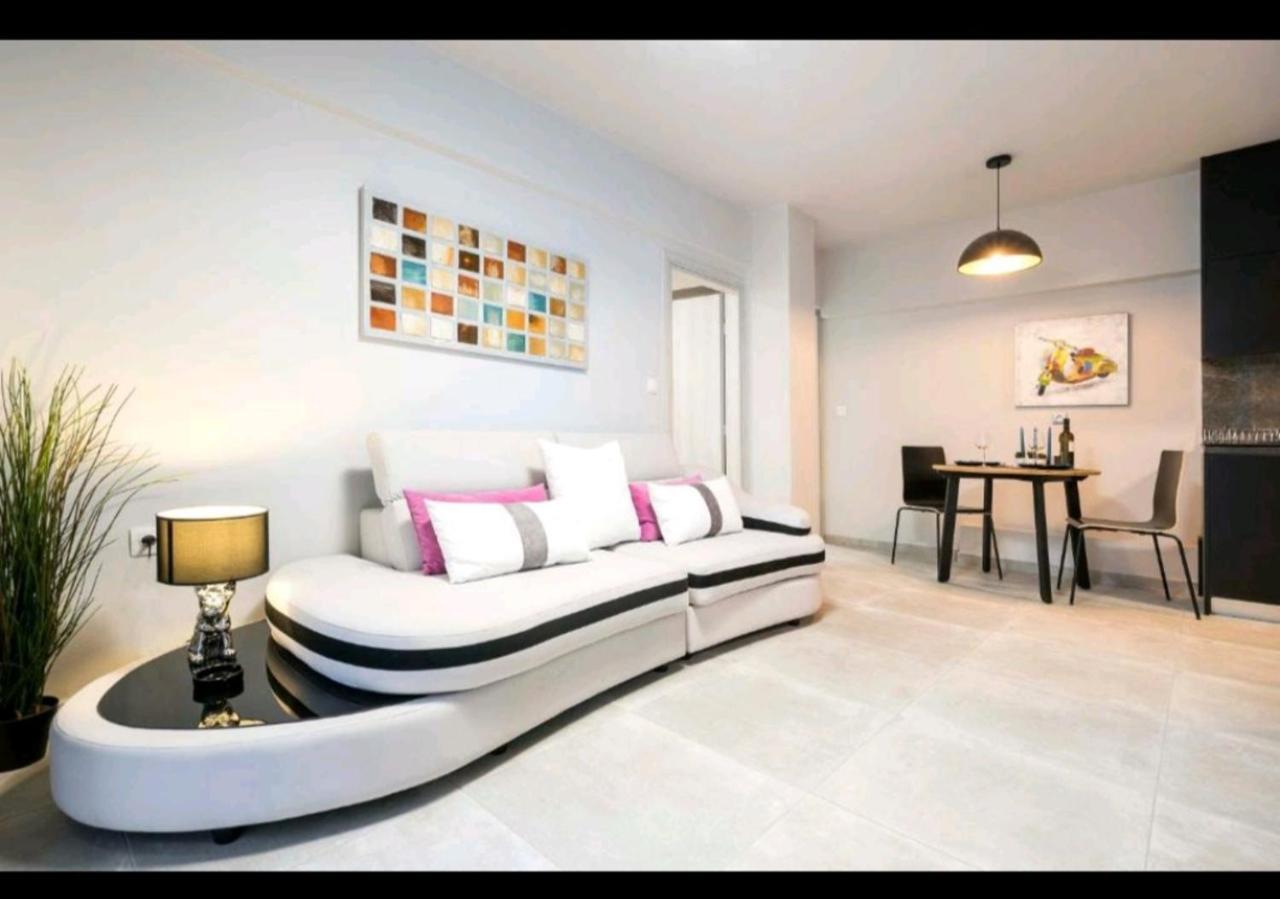 Romantic Jacuzzi Apartment Athena Bagian luar foto