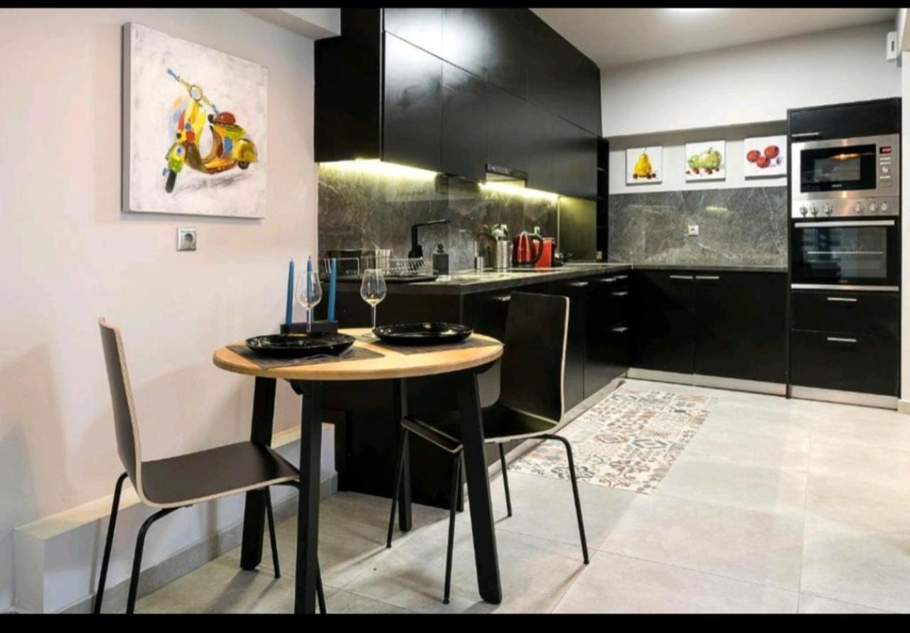 Romantic Jacuzzi Apartment Athena Bagian luar foto