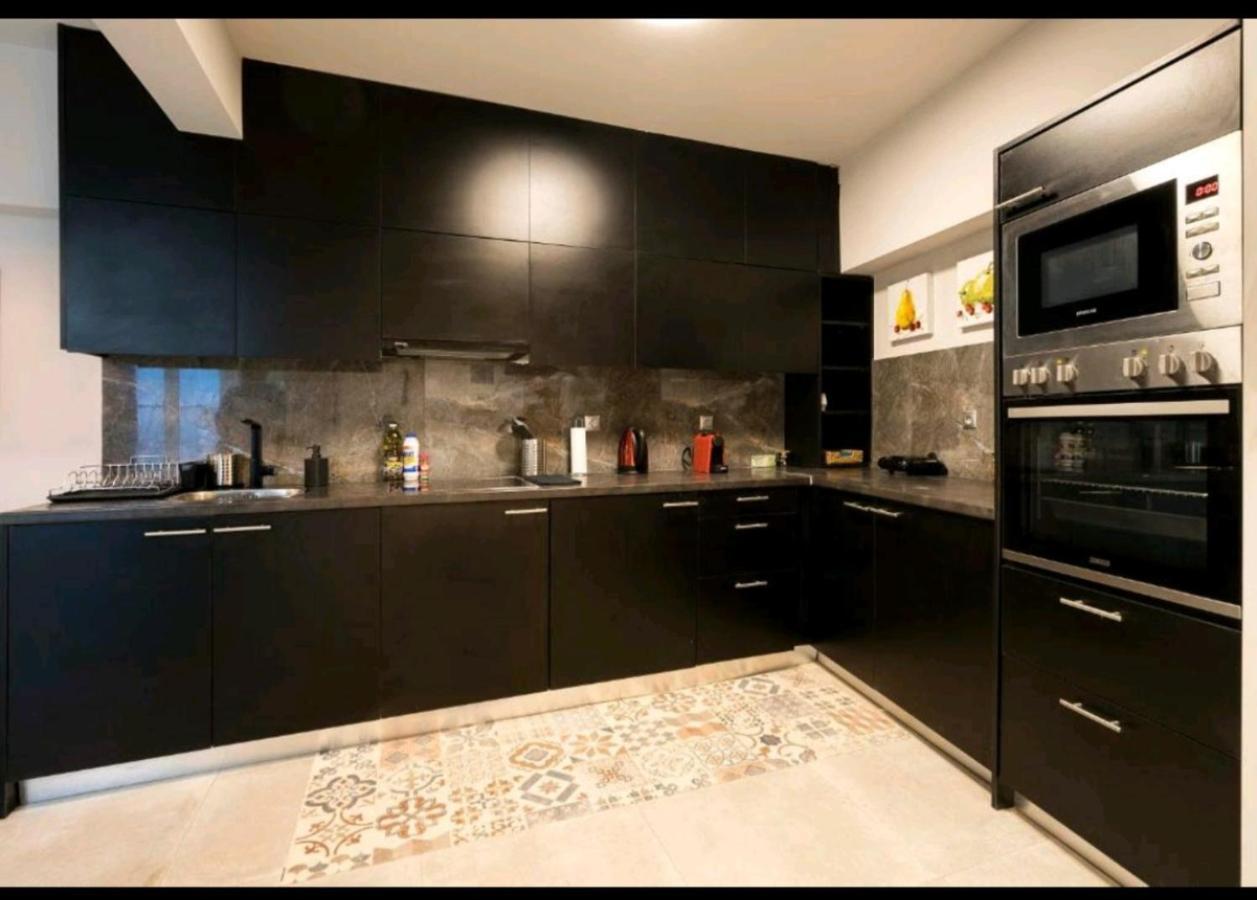 Romantic Jacuzzi Apartment Athena Bagian luar foto