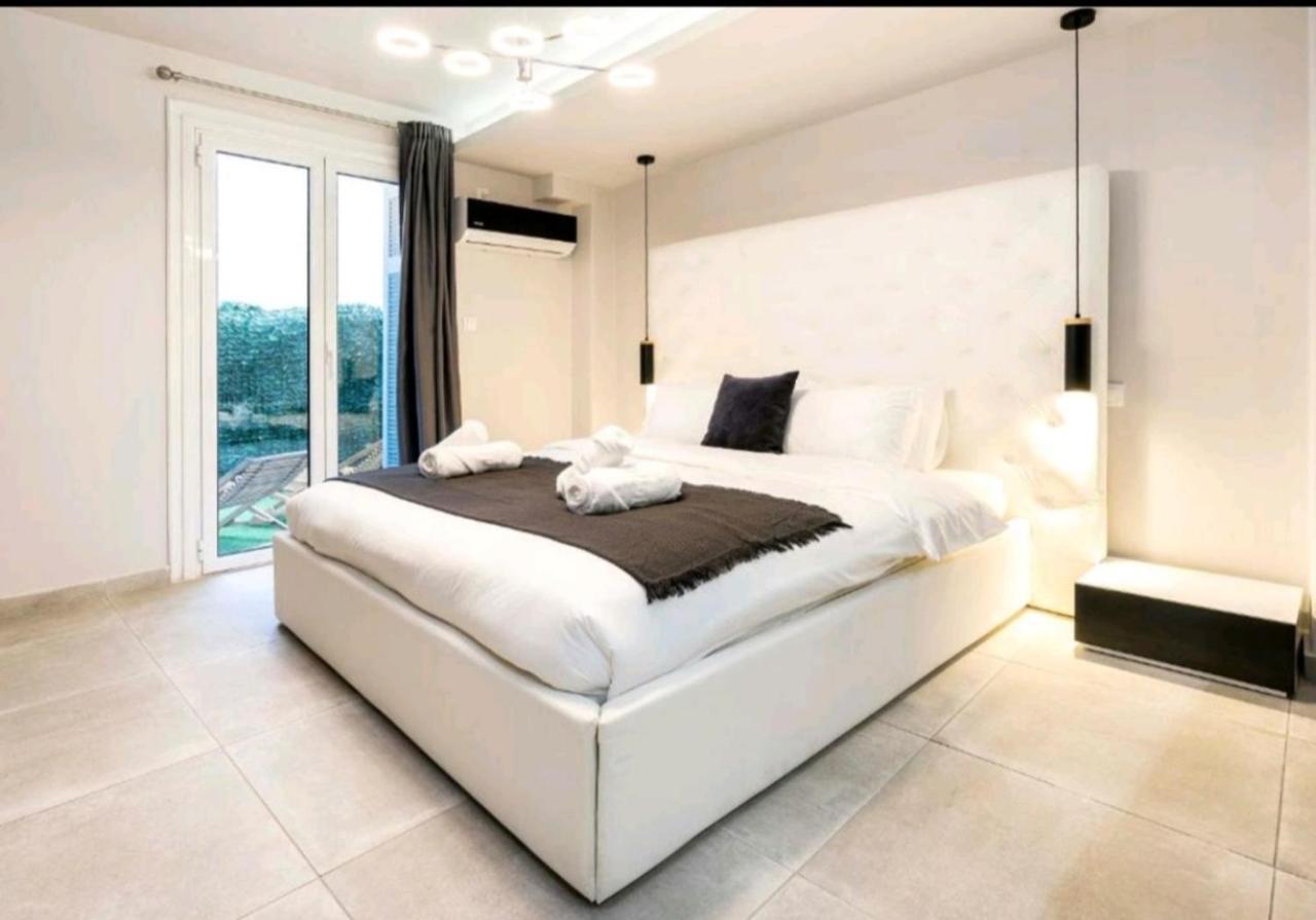 Romantic Jacuzzi Apartment Athena Bagian luar foto